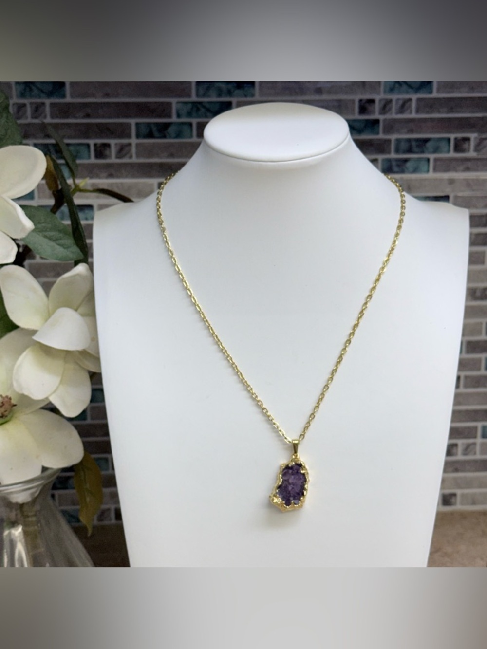 Druzy Amethyst electroplated gold tone pendant necklace